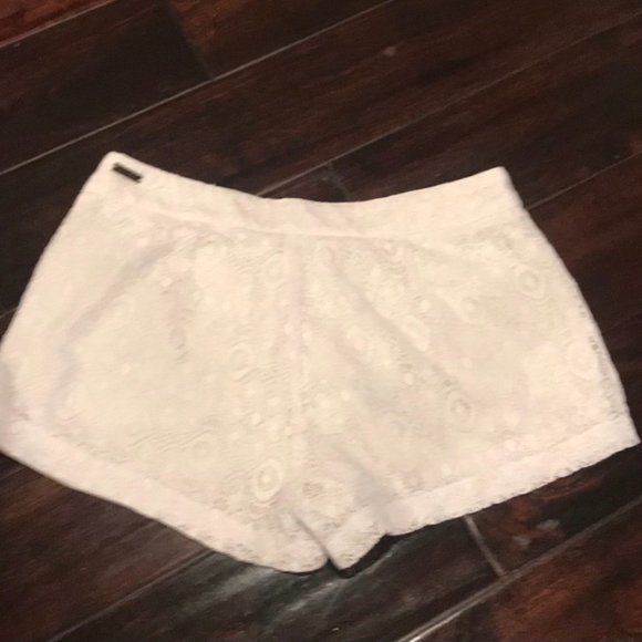 Guess lace shorts, size 26 - Picture 3 of 4